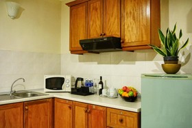 Leisure Cove Hotel & Apartment