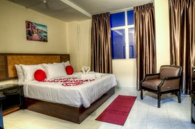 Leisure Cove Hotel & Apartment