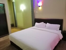 Pine Boutique Batu Gajah