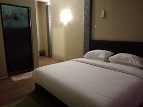 Pine Boutique Batu Gajah
