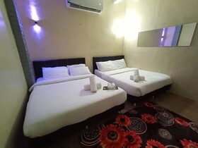 Pine Boutique Batu Gajah