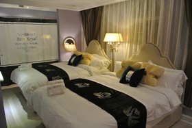 1 Day Car Hotel Station 18