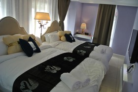 1 Day Car Hotel Station 18