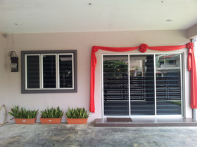 Bercham Vacation House