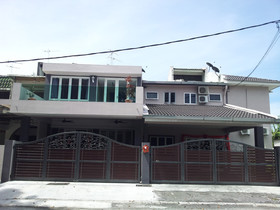 Bercham Vacation House
