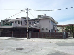 Bercham Vacation House