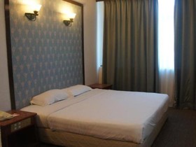 Hillcity Hotel & Condo