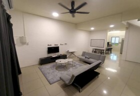 Spot On 91018 Sunshine Bnb Concept Service