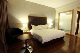 Symphony Suites Hotel