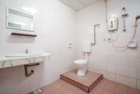 DJ Hotel Lumut by OYO Rooms