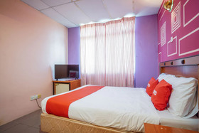 DJ Hotel Lumut by OYO Rooms