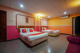 DJ Hotel Lumut by OYO Rooms