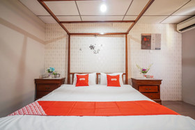 DJ Hotel Lumut by OYO Rooms