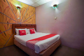 DJ Hotel Lumut by OYO Rooms