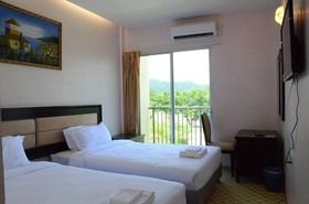 Yeob Bay Hotel & Resort