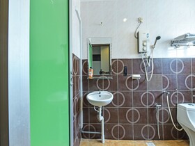 M Three Hotel by OYO