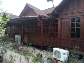 YC Chalet Roomstay Lekir