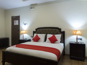 Capital O 90653 Maxwell Inn Boutique Hotel