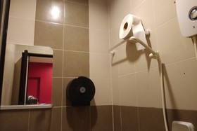 V Hotel by OYO