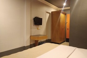 V Hotel by OYO