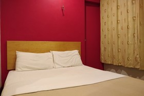 V Hotel by OYO