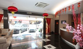 1 City Hotel