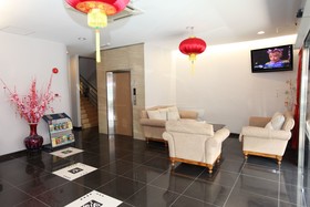1 City Hotel
