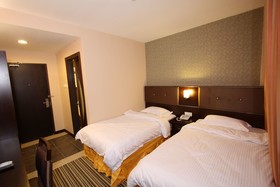 1 City Hotel