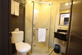 1 City Hotel