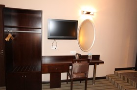 1 City Hotel
