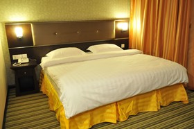 1 City Hotel