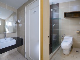 Grand Eastern Hotel By OYO Rooms