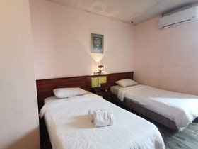 Hotel Holiday Park by OYO Rooms
