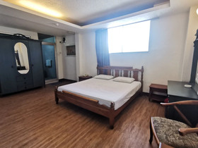 Hotel Holiday Park by OYO Rooms
