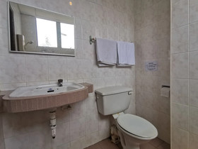 Hotel Holiday Park by OYO Rooms