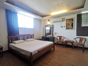 Hotel Holiday Park by OYO Rooms