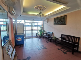 Hotel Holiday Park by OYO Rooms