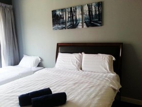 KK Marina Court Resort Vacation Condos & Holiday Service Suites