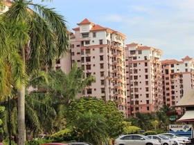 Marina Court Resort Condominium