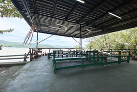 Oyo Home 90319 Ambong Bay Resthouse Homes