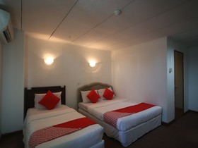 Plaza Hotel by OYO Rooms