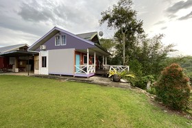 OYO HOME 90285 Pogimpaan Homestay