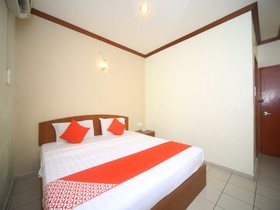 Hotel London by OYO Rooms