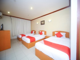 Hotel London by OYO Rooms