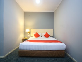 Jockey Lodge Hotel by OYO Rooms
