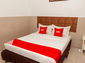 Leila Hotel by OYO Rooms