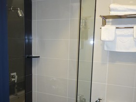 One Avenue Hotel