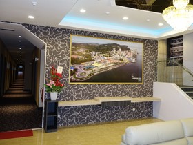One Avenue Hotel