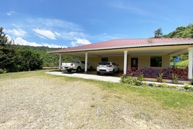 OYO Home 90318 Tambunan Nature Lodge