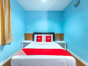 Mostyn Hotel by OYO Rooms